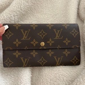 Louis Vuitton Sarah Monogram wallet